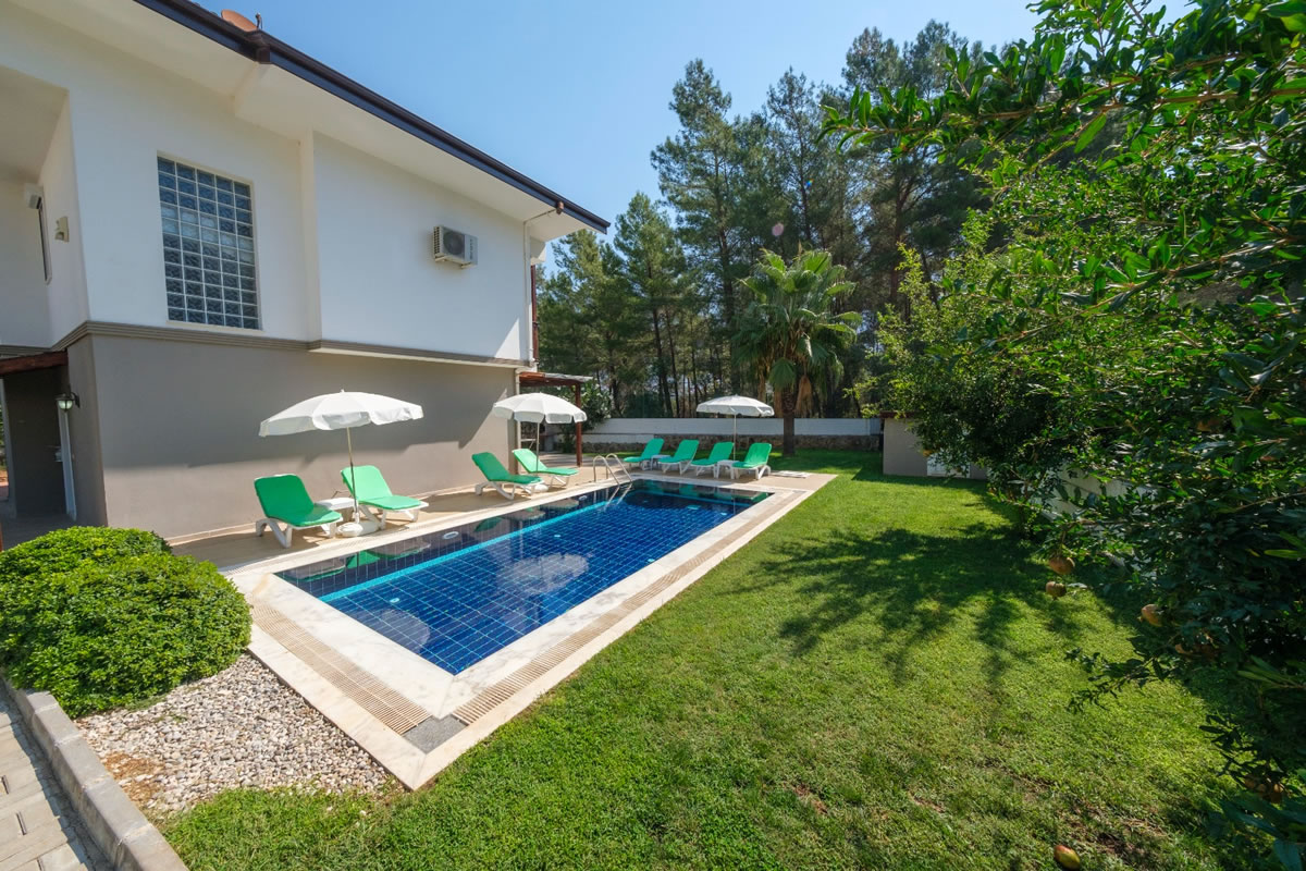 EXCLUSIVE VILLA AYVA